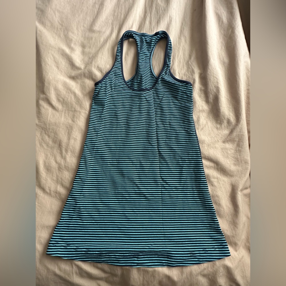 Lululemon Ebb to Street tank top Size 4